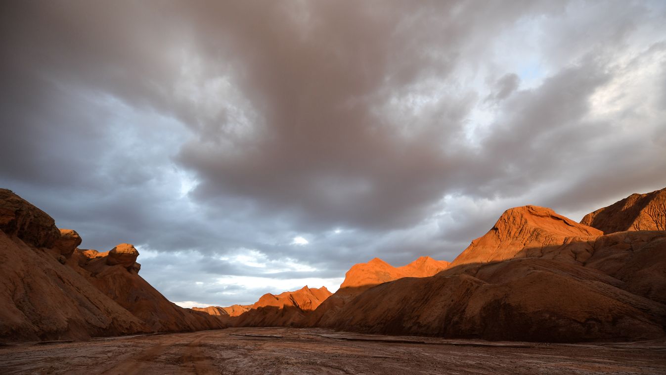 Qinghai red rock area , Kína első Mars-szimulációs bázisa 