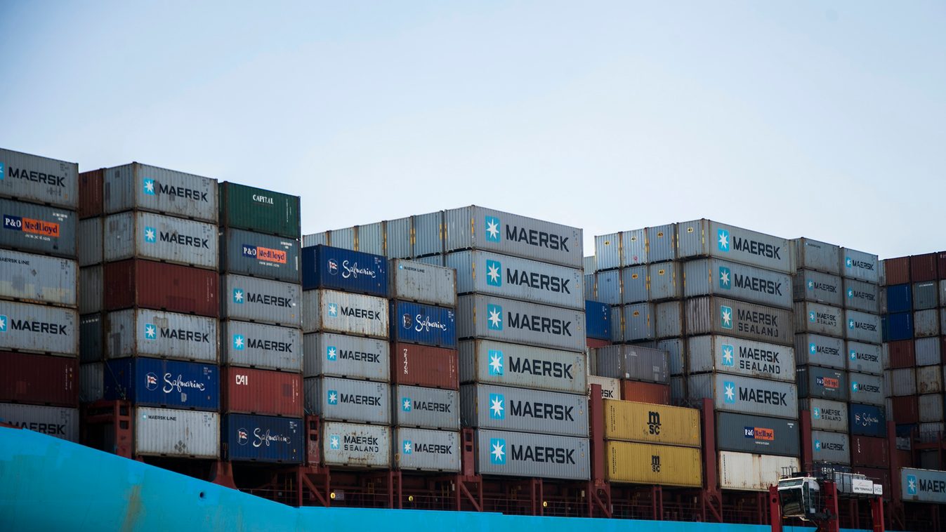 Maersk konténerszállító hajó 