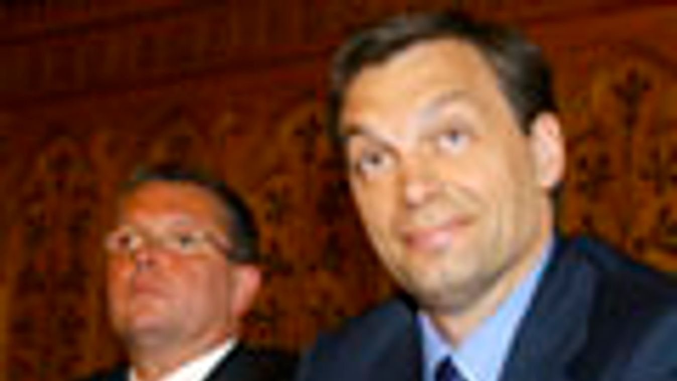 Orbán Viktor miniszterelnök is részt vett a gazdasági kabinetnek az első negyedév folyamatait értékelő budapesti ülésén, Matolcy György, gazdasági miniszter 