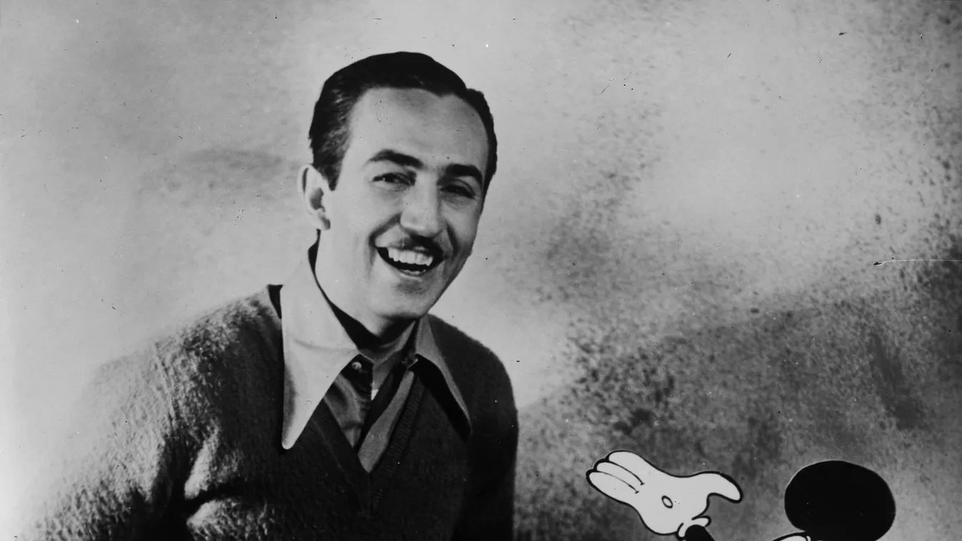 Walt Disney, amerikai rajzfilmrendező, producer, és forgatókönyvíró, Mickey egér 