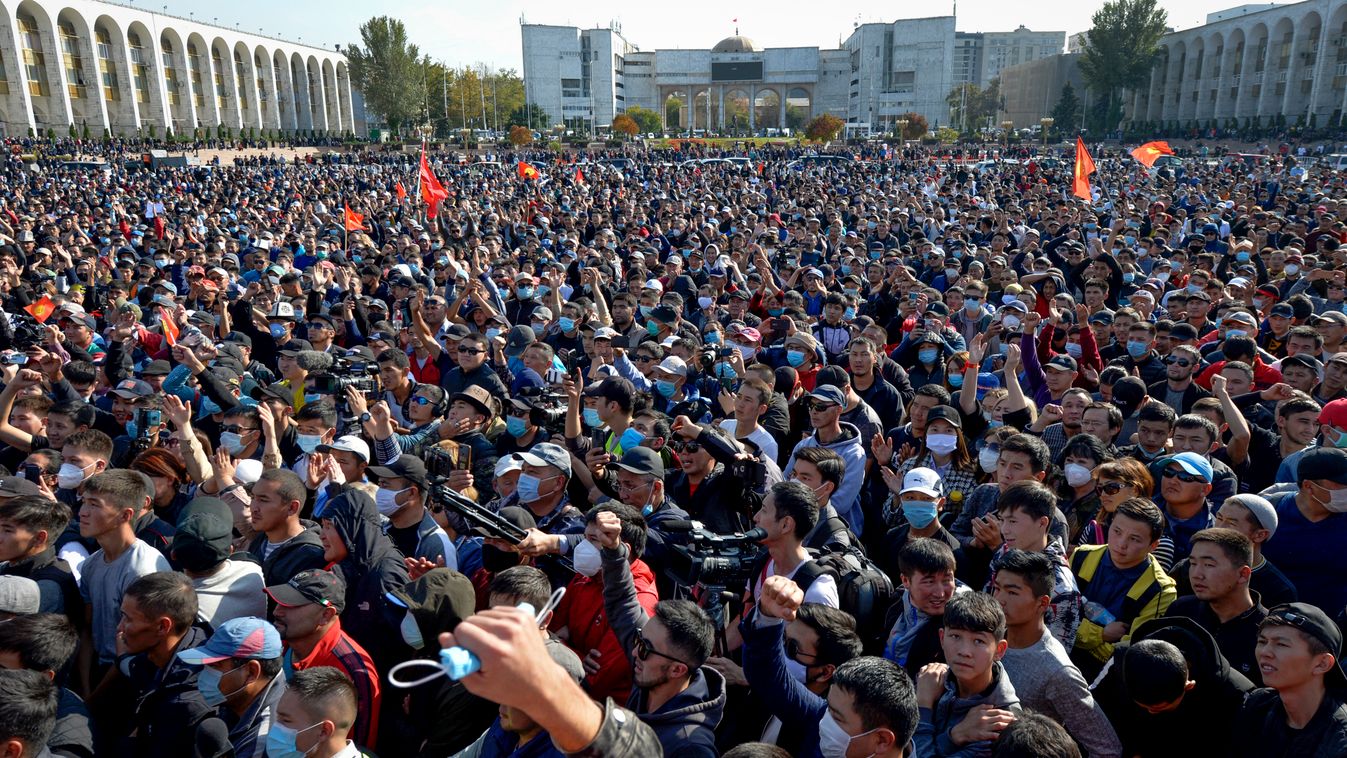 kirgiz tüntetők DZSEJENBEKOV, Szooronbaj 