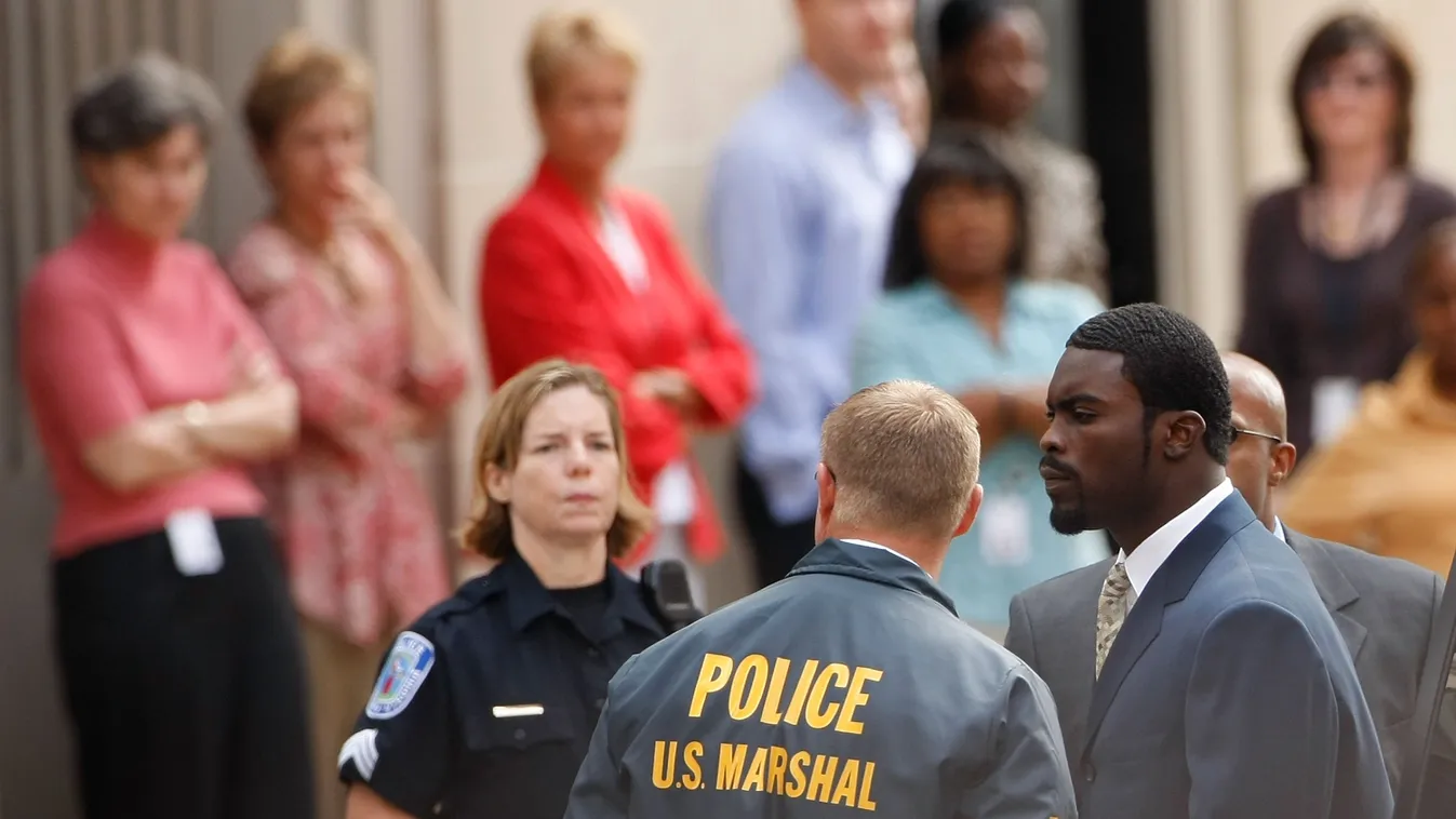 Michael Vick Appears Appears in Court 76008336 EOS1DMkIII-0000511556 