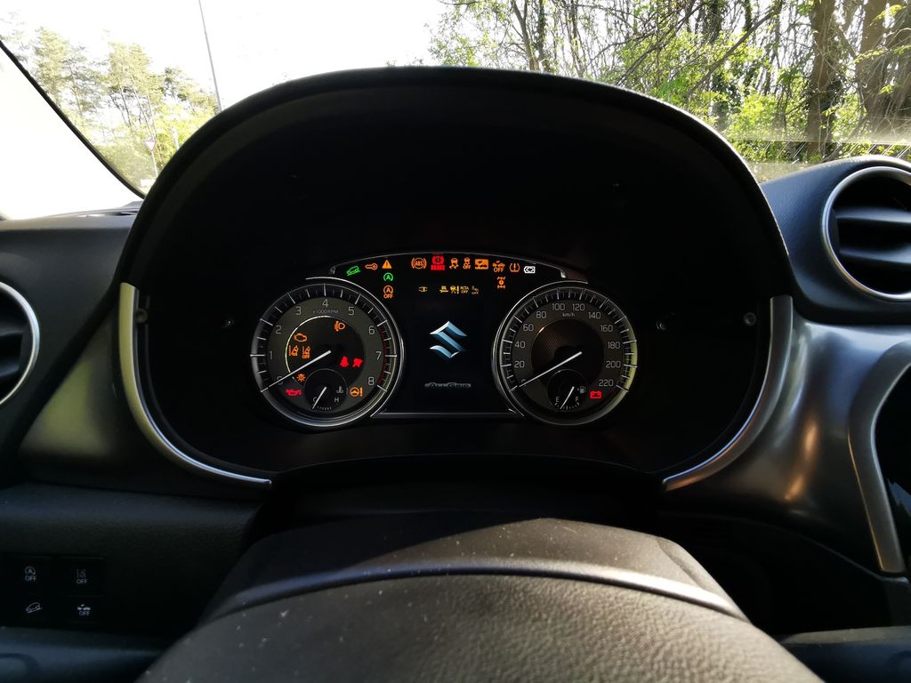 Suzuki Vitara Hybrid teszt (2020) 