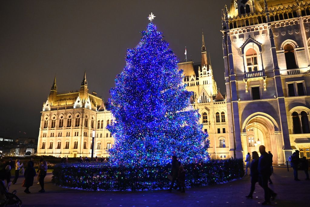 Ország karácsonyfája, kossuth tér, országház, parlament, budapest, 2022. 11. 27. 