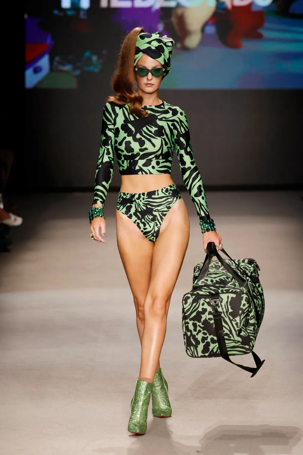 Mutatós fürdőruhákban vonultak a modellek a Miami Swim Week rendezvényen, galéria, 2023 