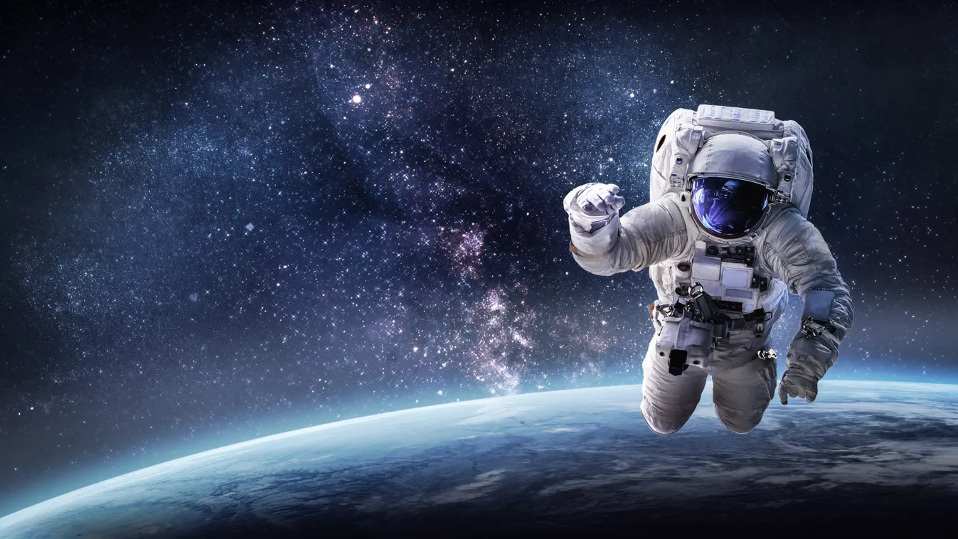 asztronauta Astronaut,In,Outer,Space,Over,The,Planet,Earth.,Our,Home. atmosphere,strong,usa,united,concept,american,sea,space,astronau 