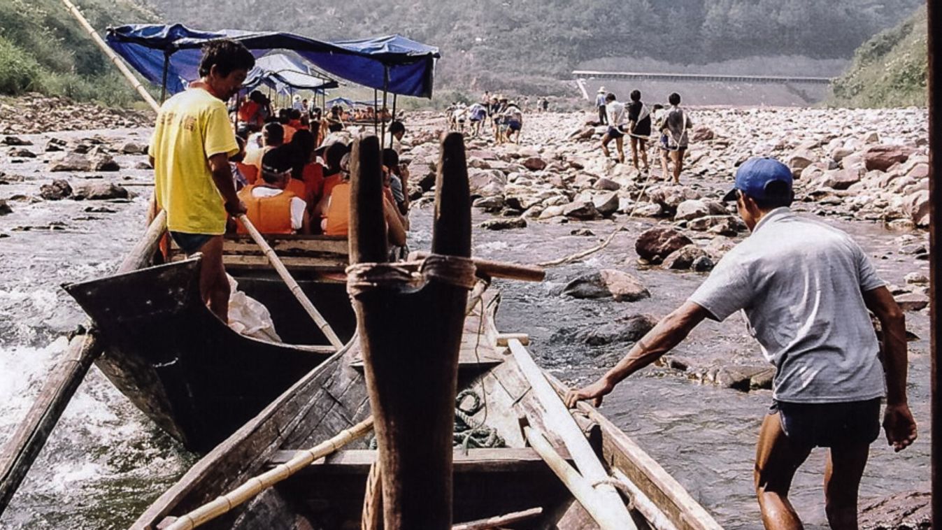 Szürreális hajózás a Jangce folyón, kínai beszámoló 