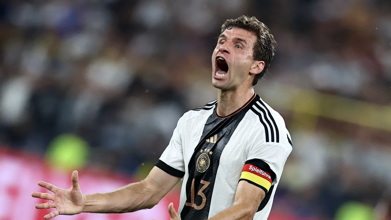 Germany - France Sports International matches National team DFB Captain Team captain Game leader soccer Horizontal GESTURES 