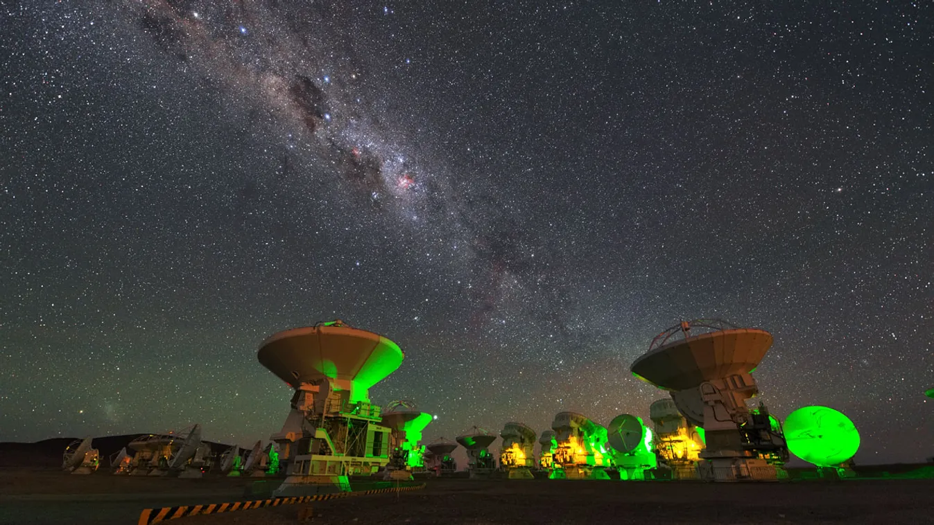 ALMA Atacama Large Millimeter/submillimeter Array A whole group of ALMA antennas was collected on this UHD image, while they are observing the night sky. 