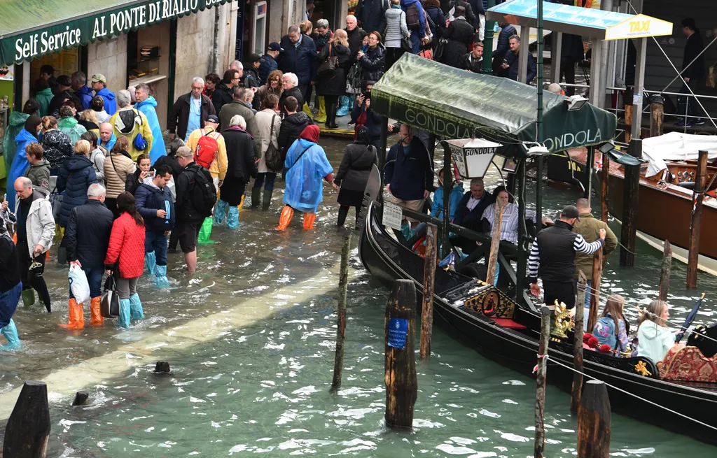 flood weather Horizontal 