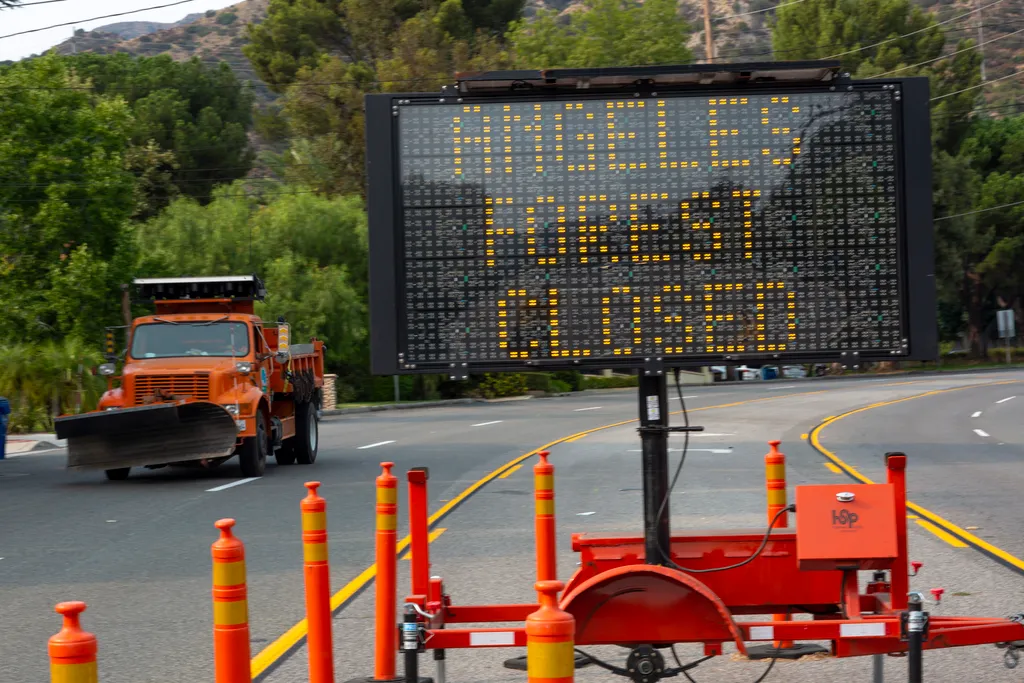 tűz, USA, Egyesült Államok, nyugati partvidék, Bobcat Fire Burns East Of Los Angeles Color Image HORIZONTAL accidents and disasters ENVIRONMENT angeles national forest weather c 