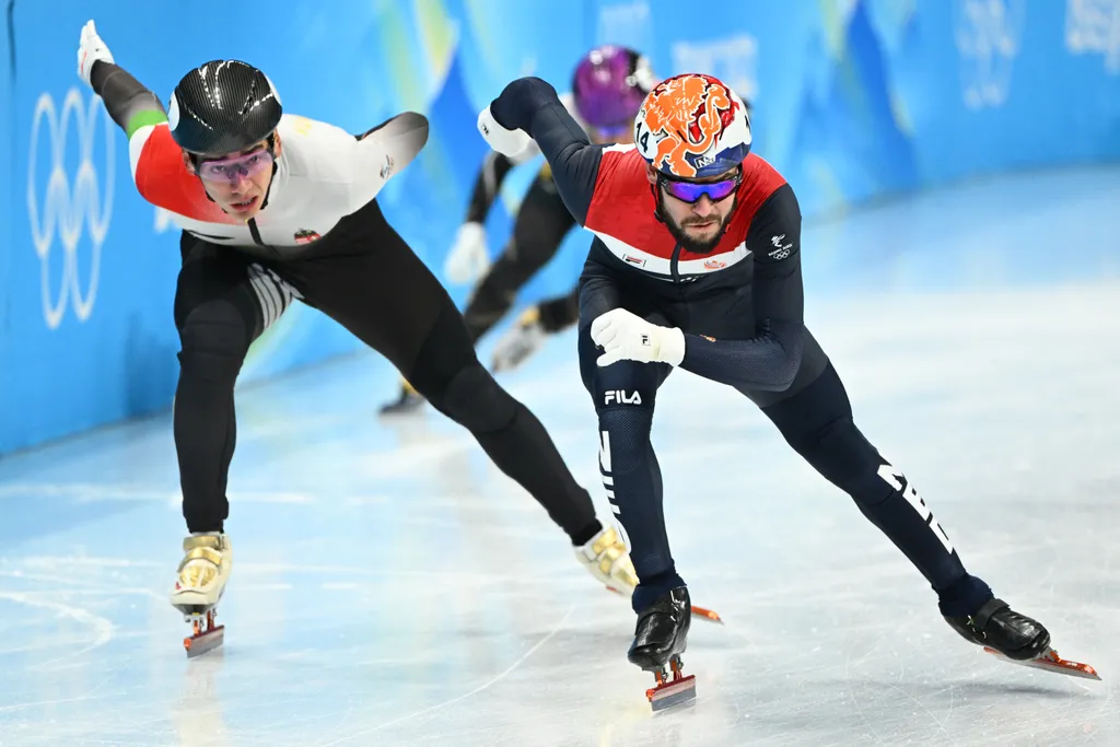 téli olimpia 2022, rövidpályás gyorskorcsolya férfi váltó 5000 méter B döntő, Liu Shaolin Sándor 