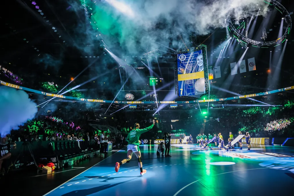 női kézilabda BL Final Four Budapest, MVM Dome,  női kézilabda, Bajnokok Ligája négyes döntő, 2023,  EHF FINAL4 WOMEN 2023, Győr, győri szurkolók, Győri Audi ETO KC–Vipers Kristiansand 