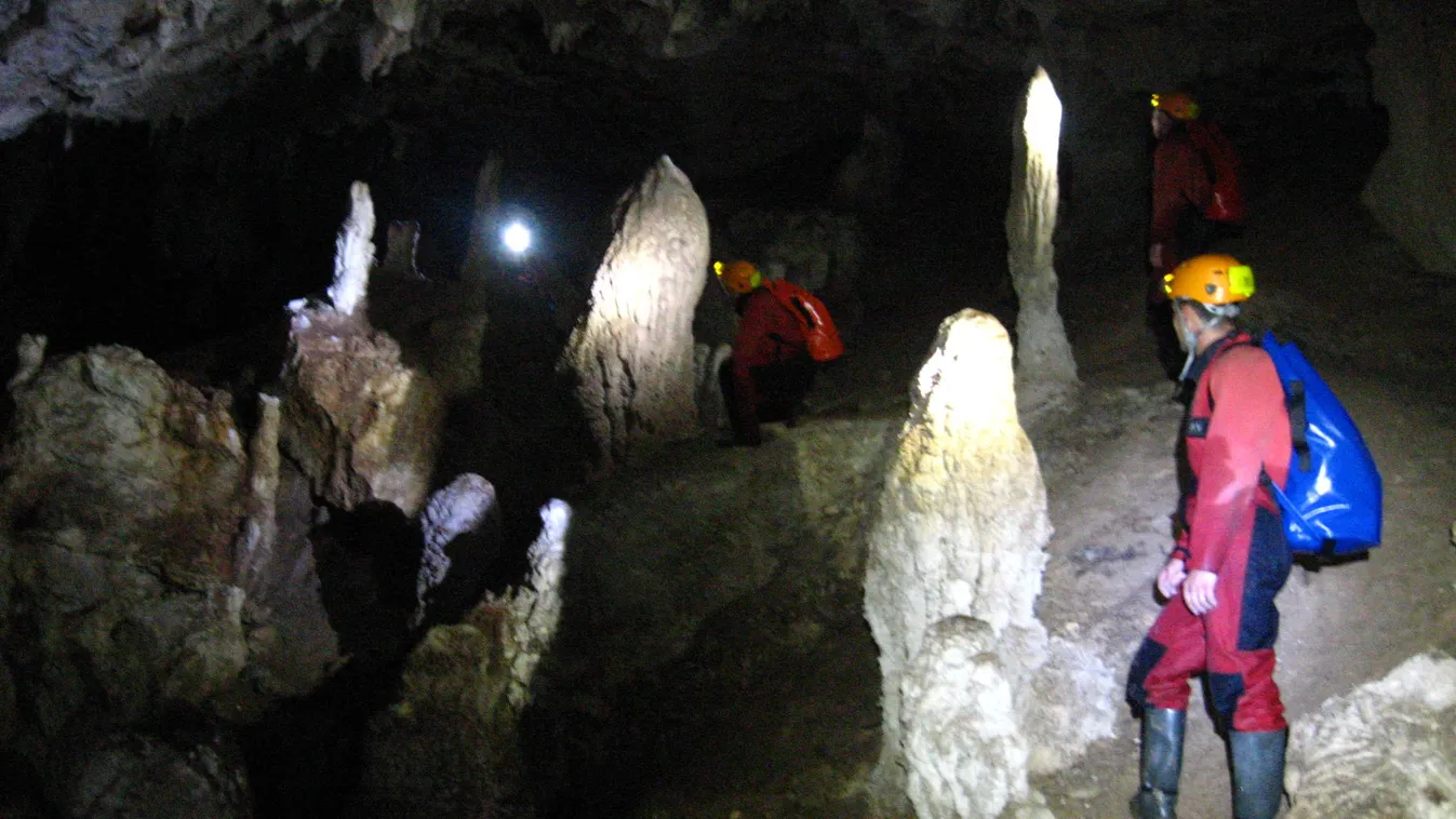 A szolcsvai Búvópatak barlangja 