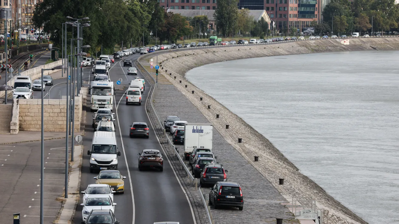 dugó, közlekedés, forgalom, autó, belváros, Budapest, budai rakpart, Margit híd, 2021.09.01. 