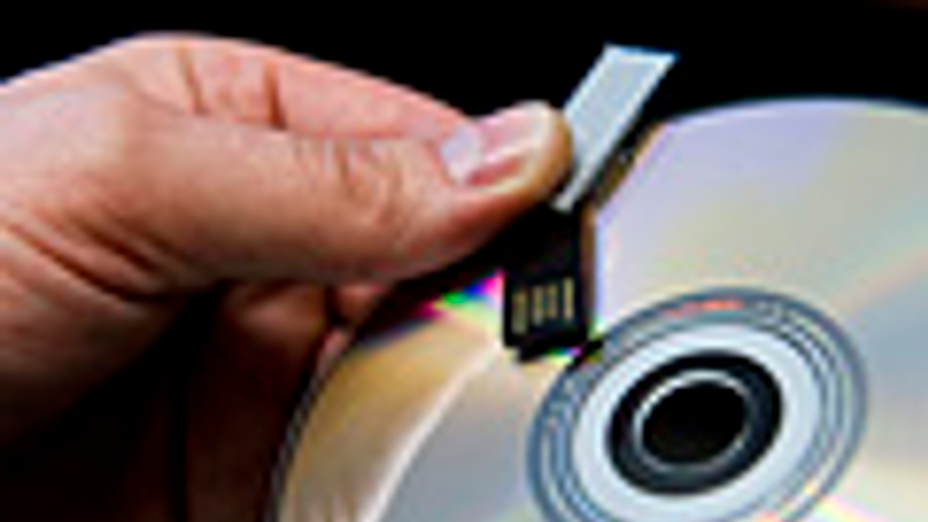 adathordozó, CD lemez, Pendrive, flash drive, megszűnik a megaupload.com