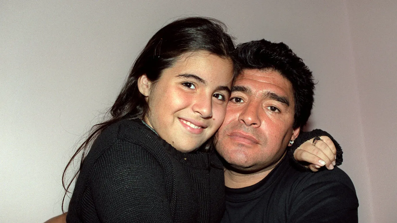 Soccer: Maradona with daughter Giannina DAUGHTER FOOTBALL abroad FAMILY SPORT CHILD CELEBRITY xgv2011 People 