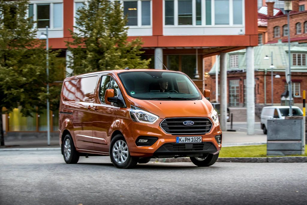Ford Transit (2019) PHEV és Custom menetpróba gyári képek 