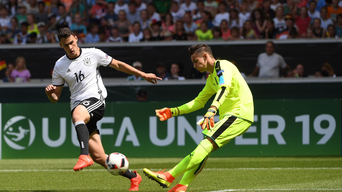 UEFA European U-19 Championship: Germany vs Italy GOALKEEPER goalie Janni Serra Alex Meret SQUARE FORMAT 