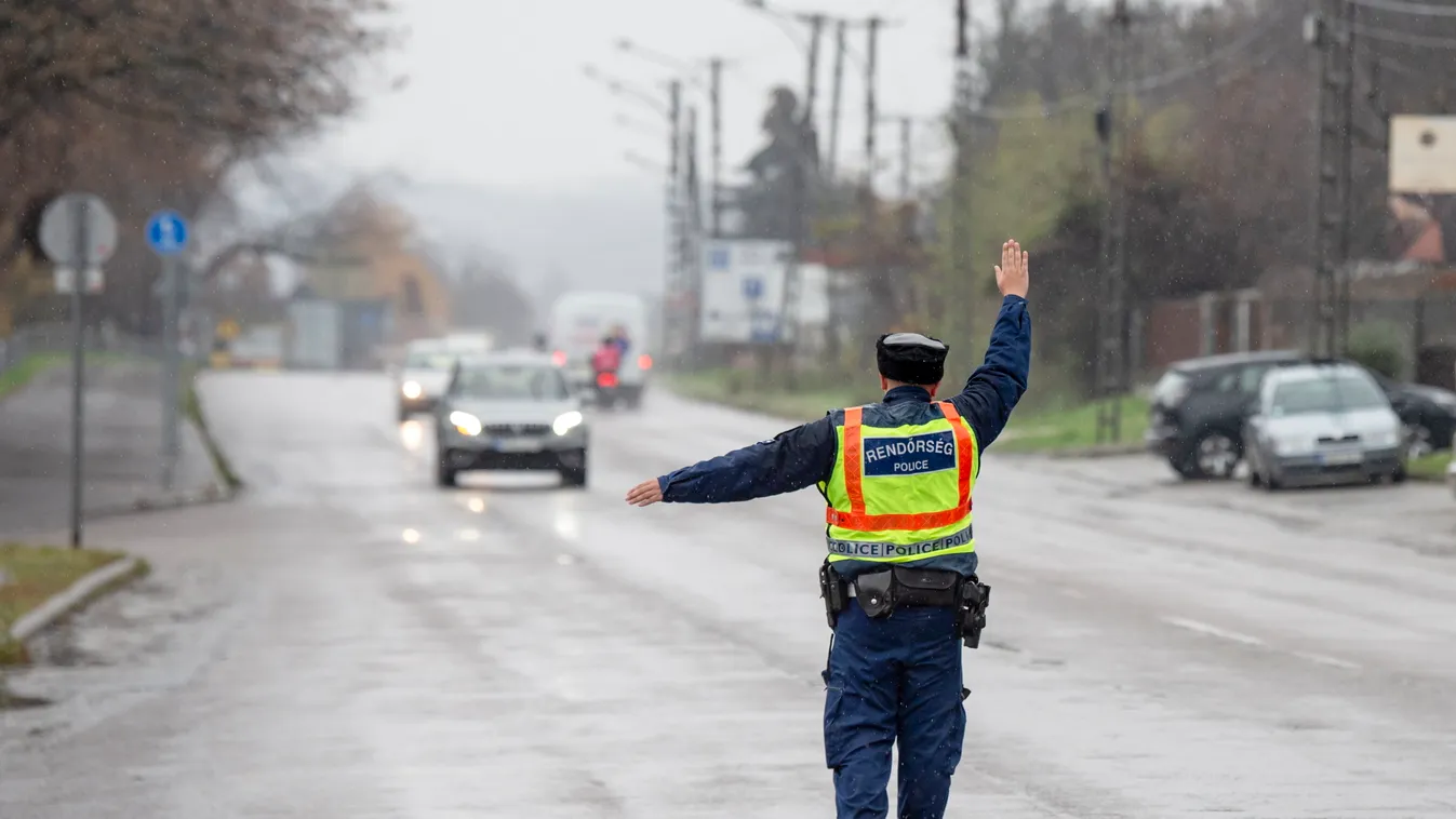 Mikulás-napi közúti ellenőrzés Egerben - képek 