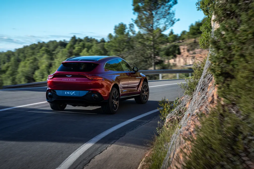 Aston Martin DBX 