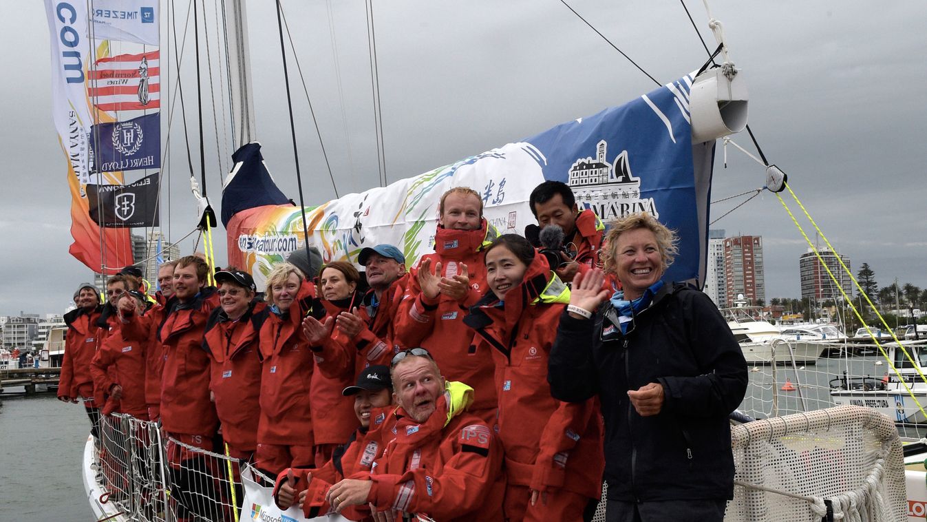 Yachting Horizontal ROUND THE WORLD RACE SAILING SHIP'S CREW GROUP PICTURE 