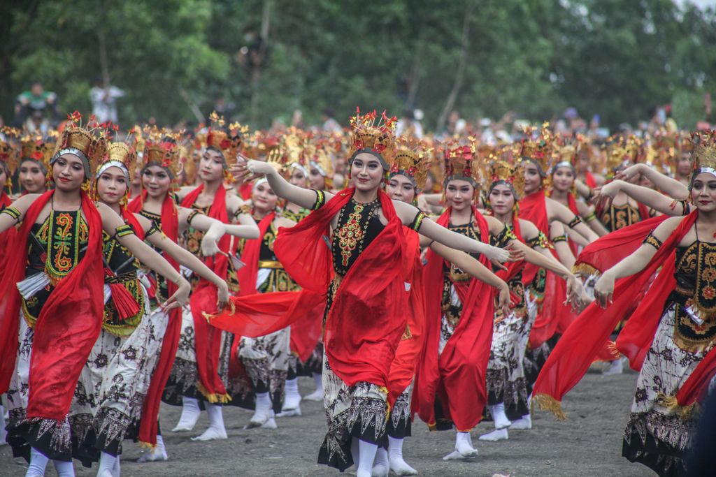tánc, indonéz, indonézia, fesztivál, látványos, tradicionális, népviselet, lányok, lány, nők 
