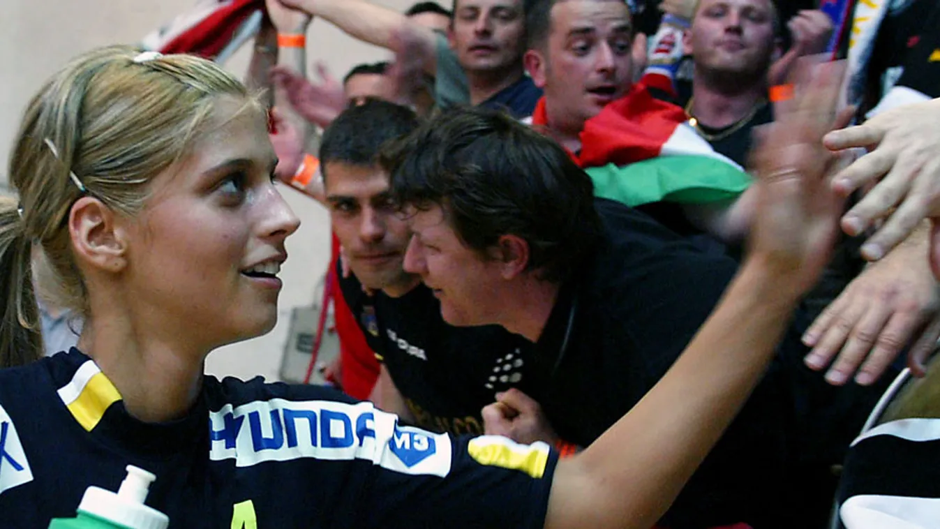 Tápai Szabina (Cornexi) a női kézilabda Magyar Kupa meccsén 2006-ban