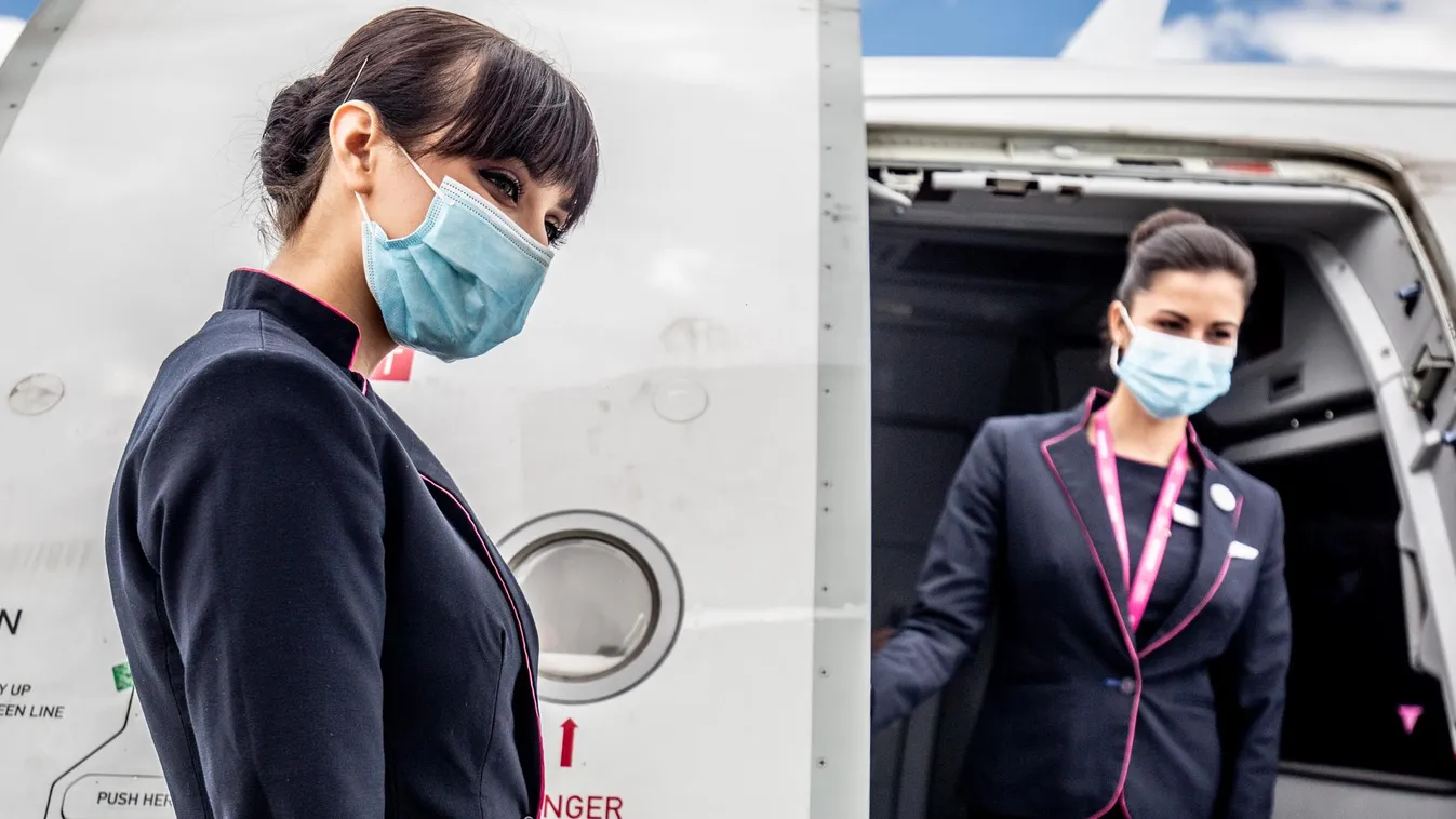 Koronavírus, Budapest, repülőtér, Liszt Ferenc Nemzetközi Repülőtér 2. Terminál, repülőgép, Wizz Air, repülő, stewardess, légiutas-kísérő 