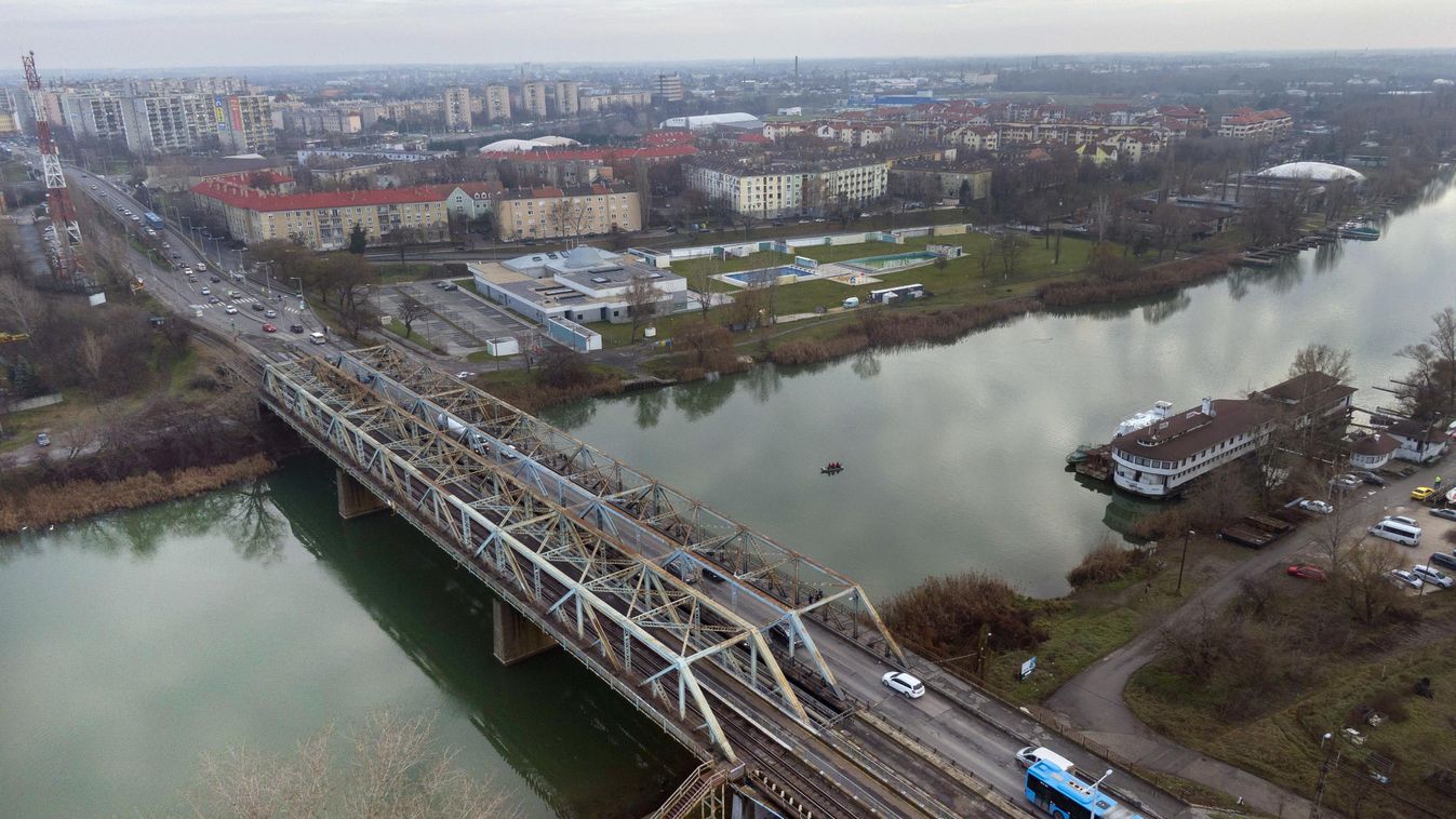 Duna FOLYÓ FOTÓ FOTÓTECHNIKA FOTÓTÉMA híd KÖZLEKEDÉSI LÉTESÍTMÉNY légi felvétel TÁJ városkép 
