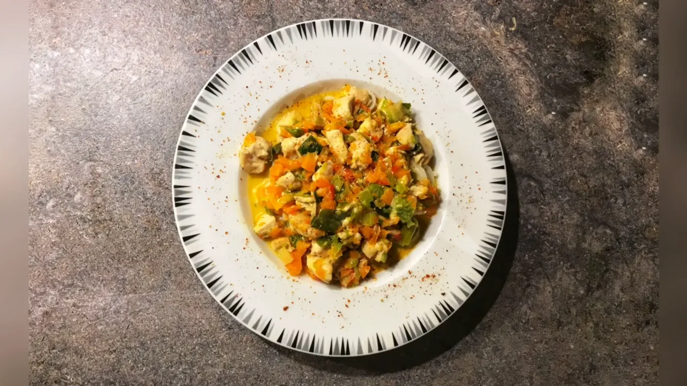 A Curry egyszerűen olyan ételeket jelent, amelyek gazdagon fűszerezett mártással, hússal vagy zöldségekkel főztek.(illusztráció) 