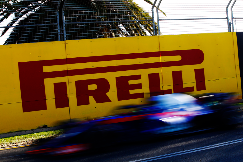 A Forma-1-es Ausztrál Nagydíj pénteki napja, Scuderia Toro Rosso, Pirelli 