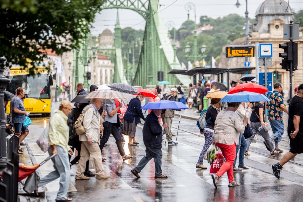 Eső Budapesten, 2018.06.09., GALÉRIA 