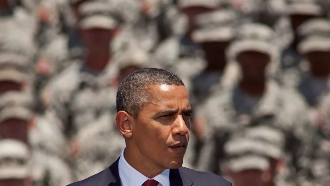 megutálta a harcot Amerika, Obama küzdelme a kongresszusi szavazatokért a közvéleménnyel szemben, Obama beszél a Fort Stewart bázison Georgia államban 2012-ben