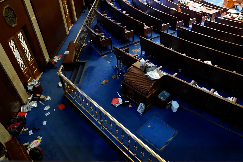 Capitolium ostroma, USA, 2021.01.06. BIDEN, Joe; TRUMP, Donald 