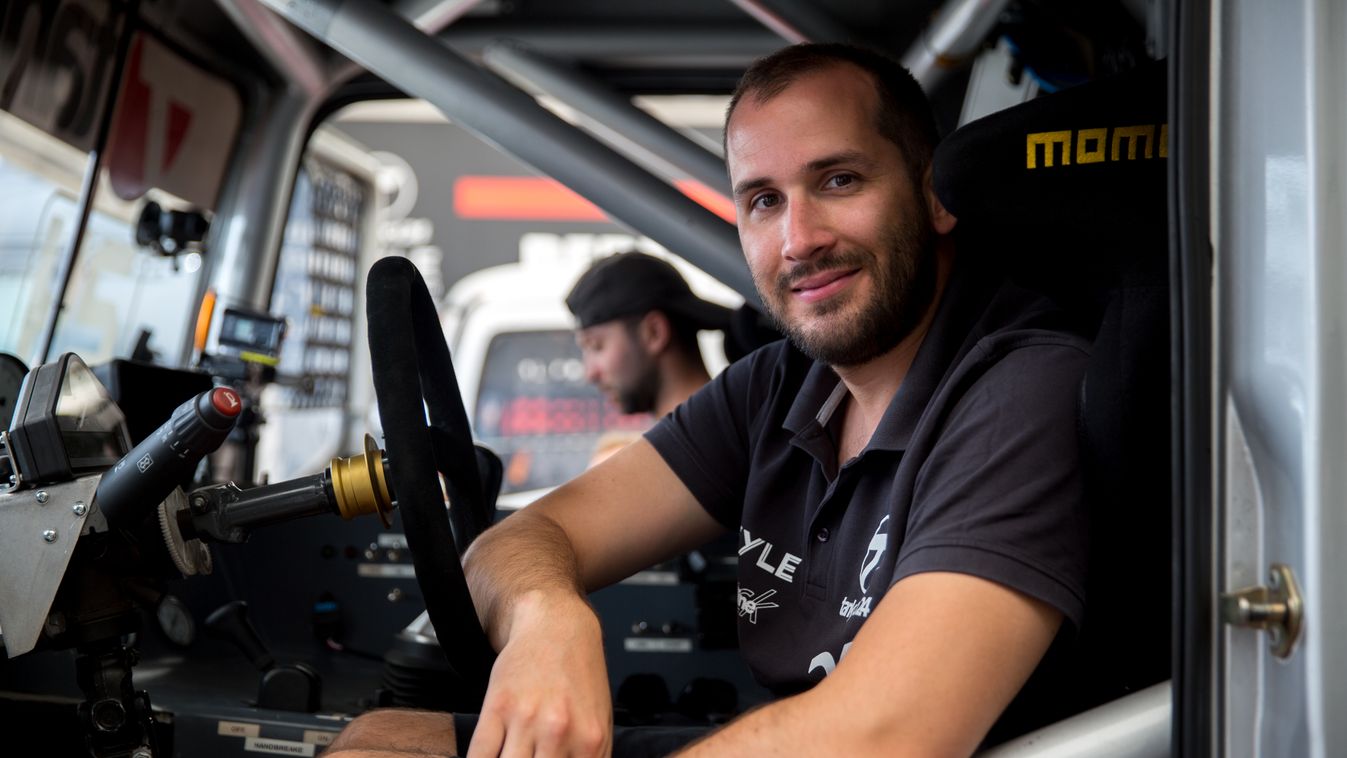 Kiss Norbert kétszeres FIA ETRC bajnok, az egyik legeredményesebb magyar gyorsasági autóversenyző 