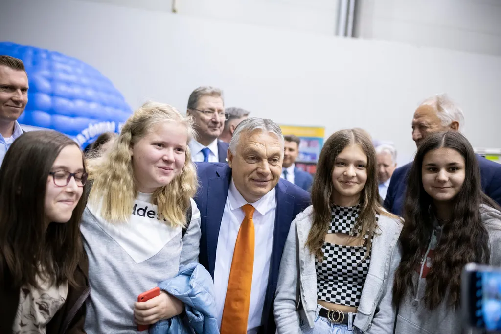 PARRAGH László; ORBÁN Viktor, Megnyílt a XV. Szakma Sztár Fesztivál Budapesten 