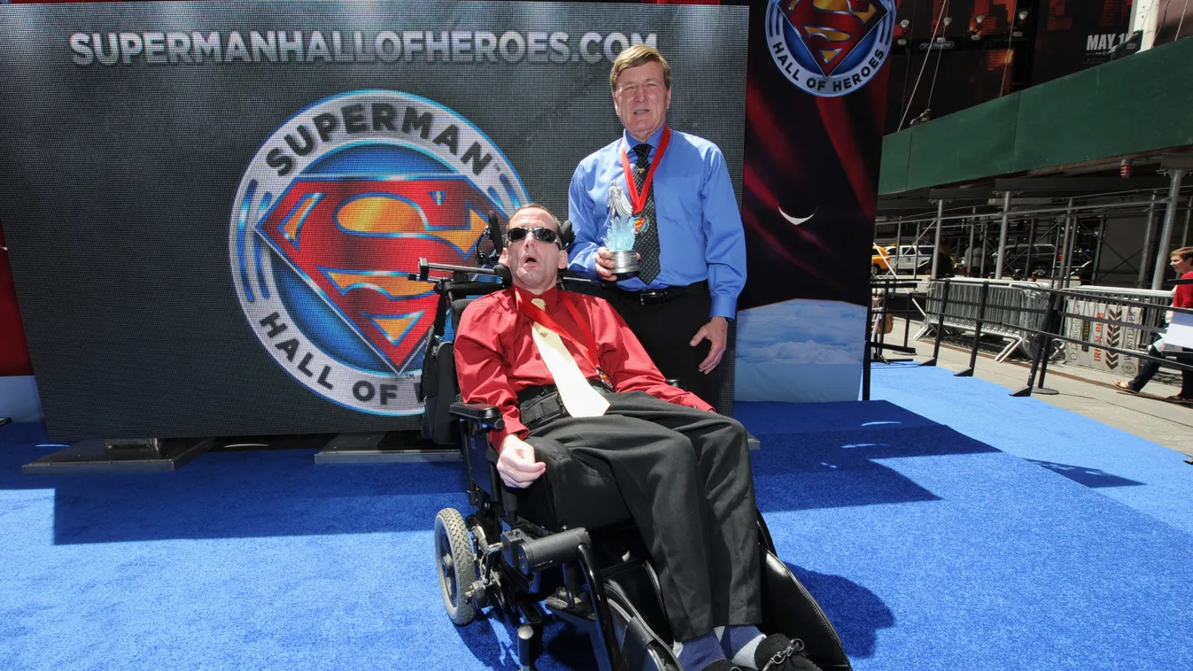 Superman Hall Of Heroes Inaugural Event GettyImageRank3 USA International Landmark New York City Times Square - Manhattan Award Arts Culture and Entertainment Legend Dick Hoyt Rick Hoyt Opening Event Superman Hall Of Heroes Horizontal EVENT MARATHON PORTR