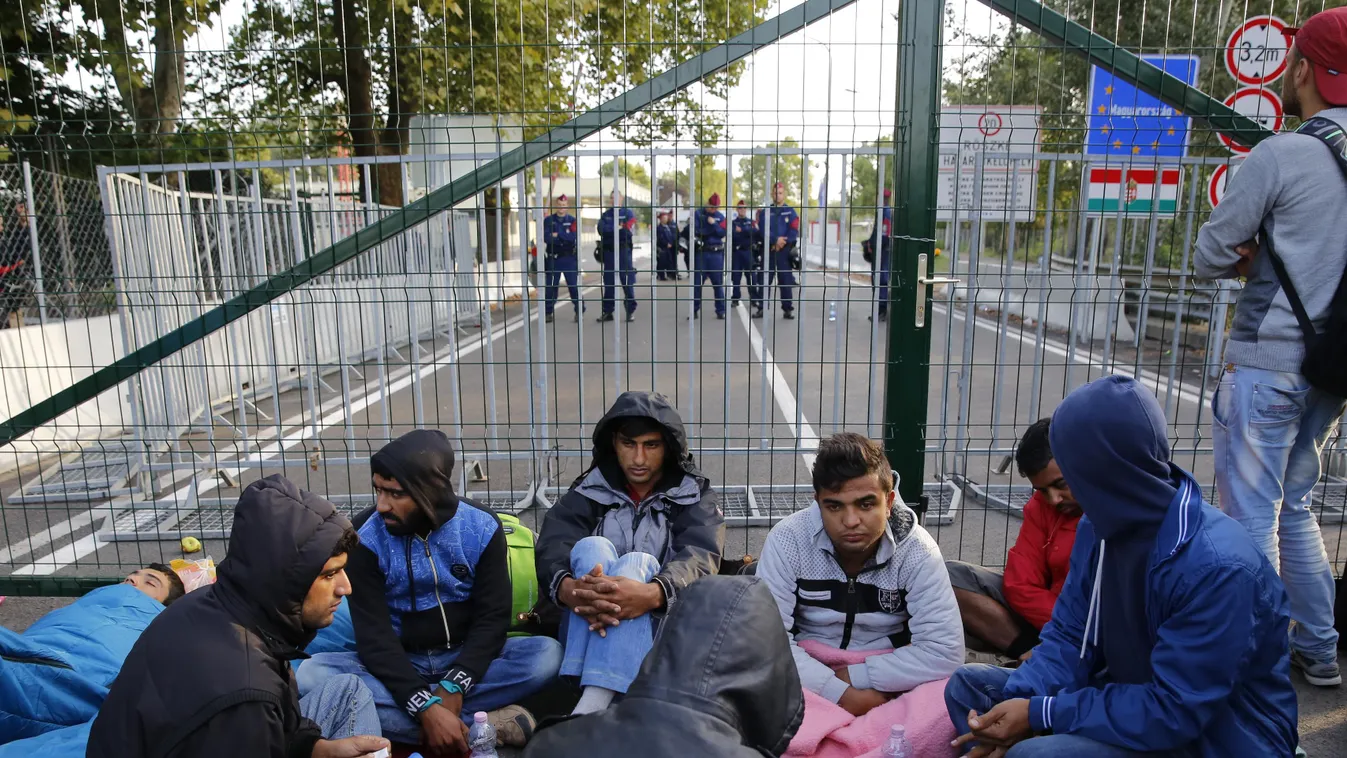 menekültek, migráns, migráció, Röszke, vonat, határ, Szerbia, Horgos, Horgos-Röszke határátkelőhely, 