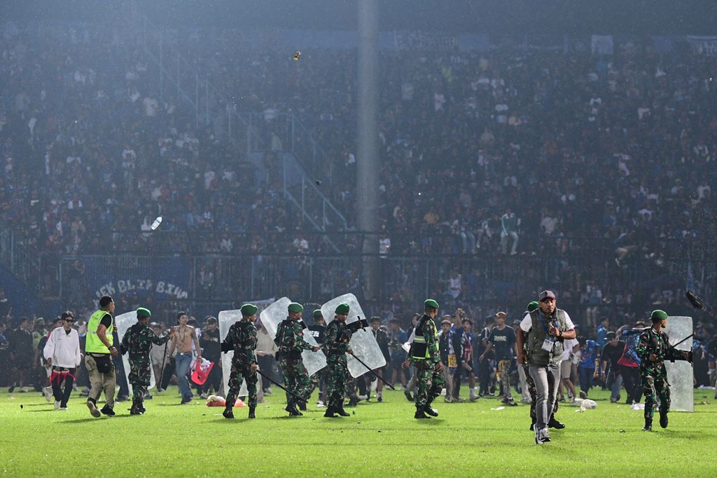 unrest fbl Horizontal, Arema Malang, Persebaya Surabaya, stadionkatasztrófa 