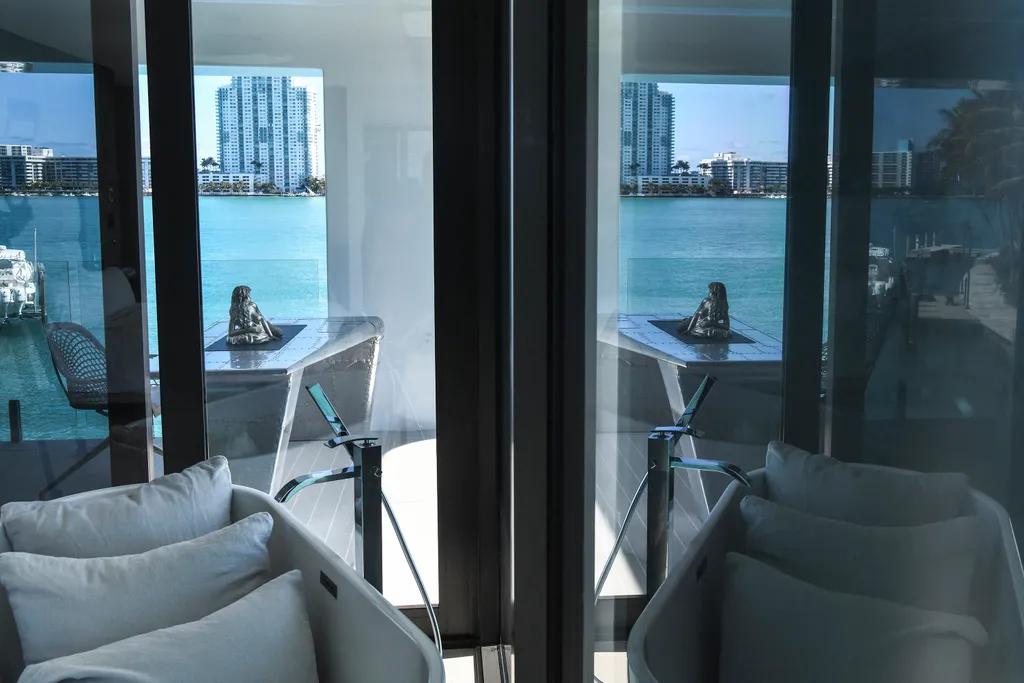 Vizen úszó villa Miamiban galéria 