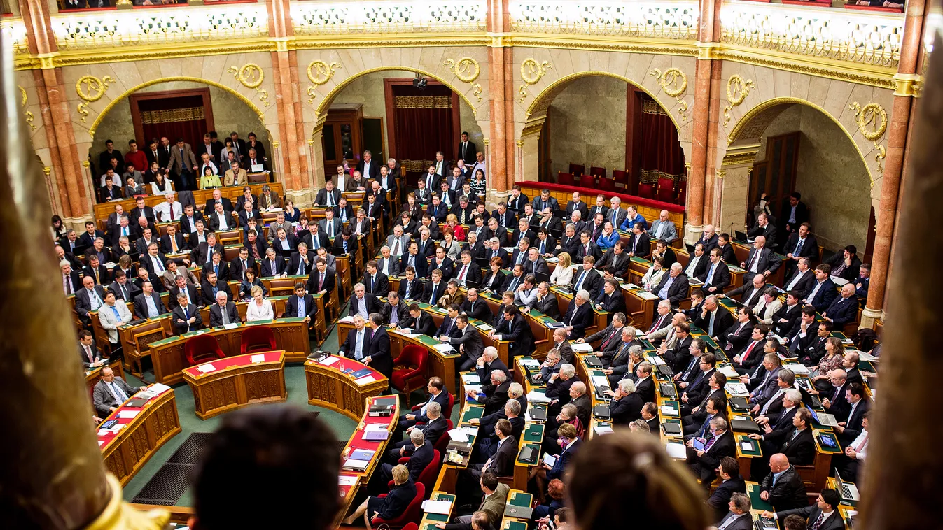 fidesz, kétharmad, Megszavazták az alkotmány 4. módosítását a parlamentben 