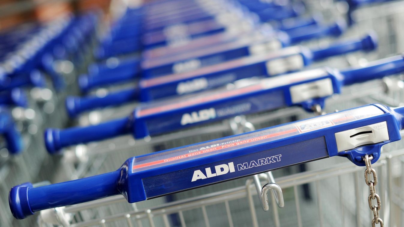 - German  szupermarket giant Aldi   Áruház 