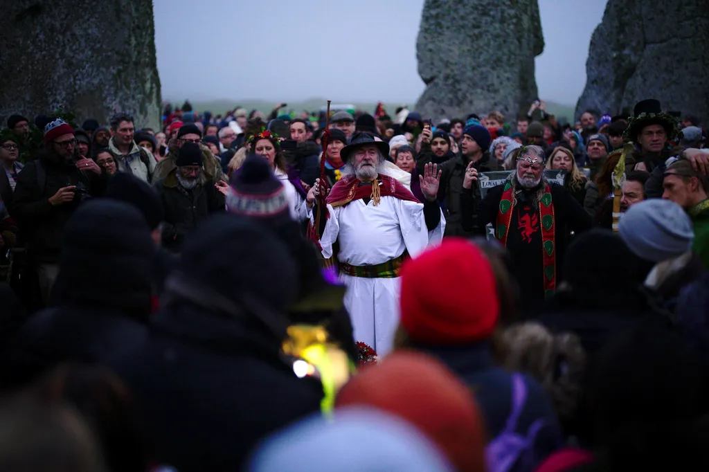 Téli napforduló Stonehenge-nél Stonehenge-nél, Amesbury közelében 2022. december 22-én.
MTI/AP/PA/Ben Birchall 
