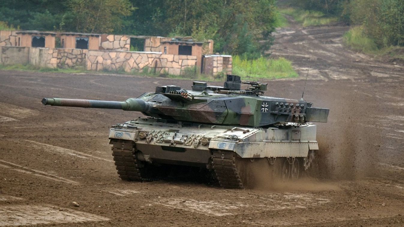 Germany delivers 14 Leopard 2 main battle tanks to Ukraine Unrest, Conflicts and War Conflicts Defense Federal Government Ukraine Russia Horizontal WAR