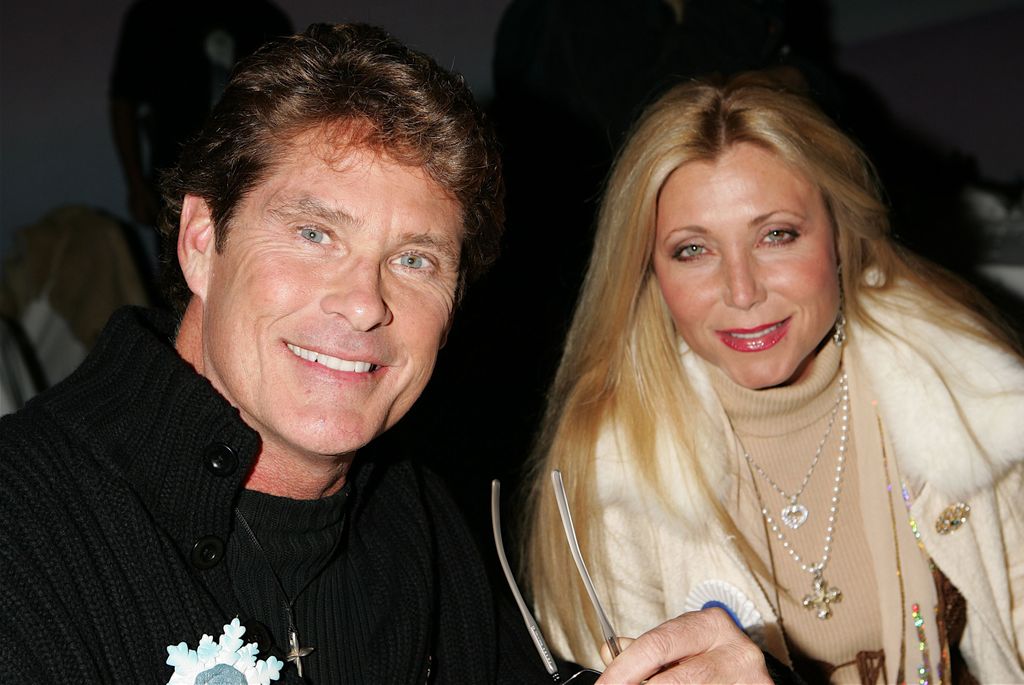 FILE PHOTO - Hasselhoff, Bach To Divorce CELEBRITY celebrities ENTERTAINMENT show EVENT CHRISTMAS holiday HOLIDAYS PARADE @nogins 56249989 