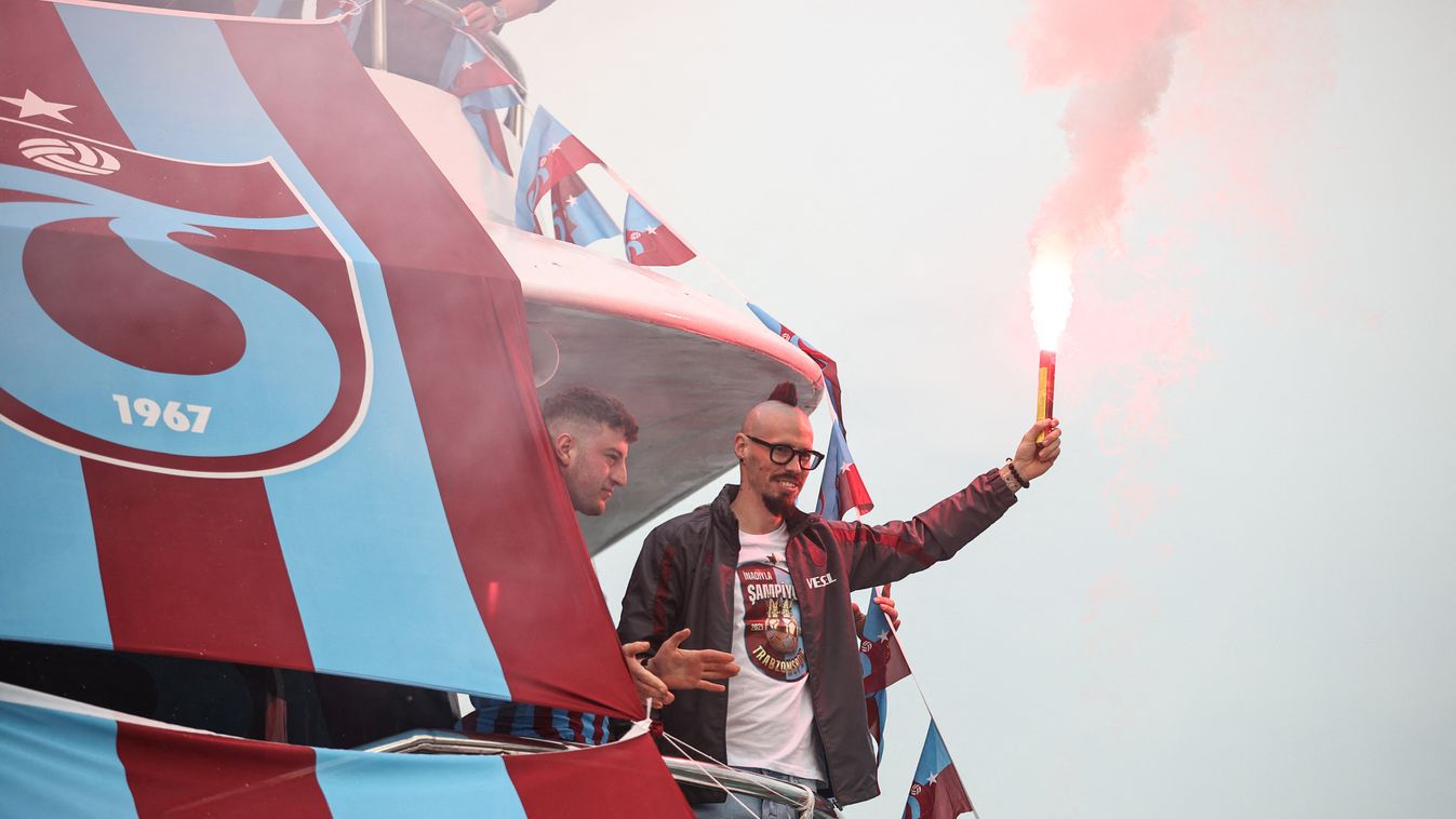 Trabzonspor fans celebrate Turkish Super Lig title in Trabzon meeting,photography,Soccer,sports Horizontal 
