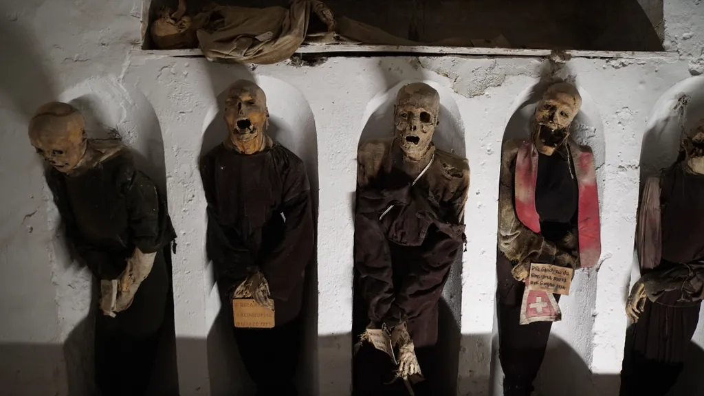 Palermo, olaszország, szicília, katakomba, kapucnisok katakombája, múmia, mumifikálódott, emberi, maradvány, hátborzongató 