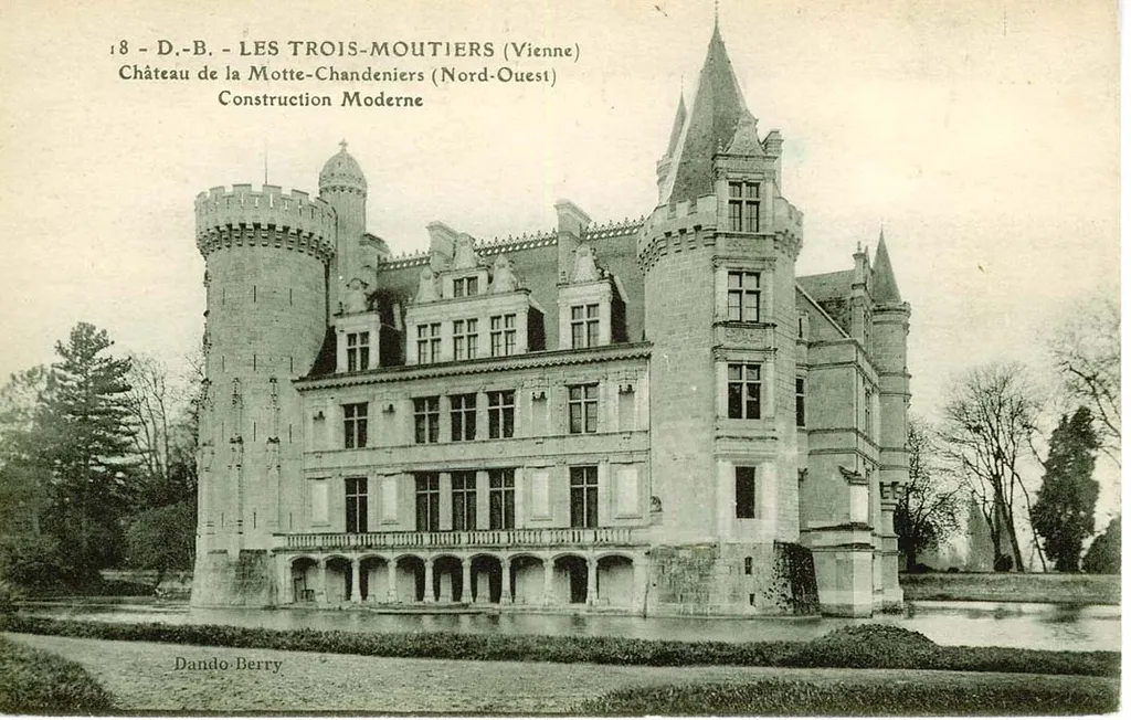 Chateau de la Mothe-Chandeniers 