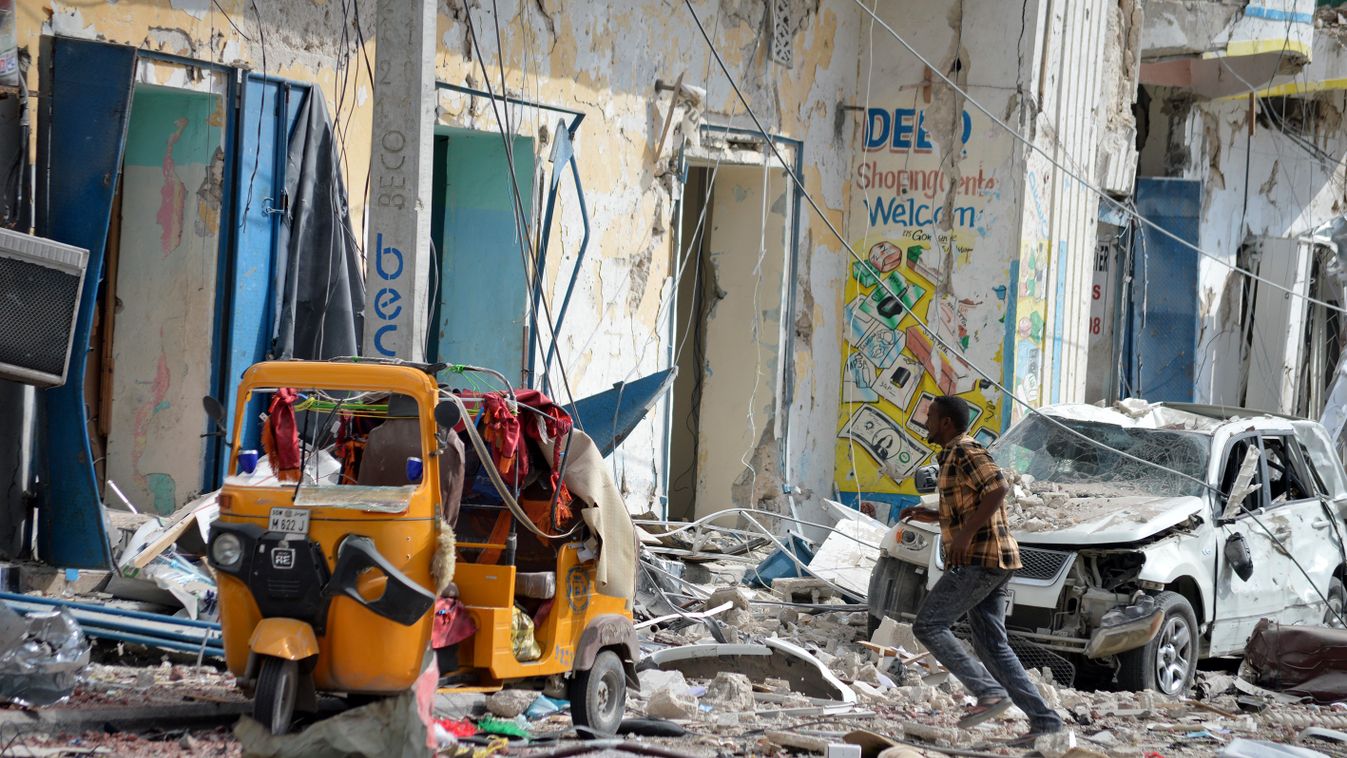 Bomb attack in Somalia bomb attack Somalia Mogadishu Violation damaged scene wrecked wounded people dead people 